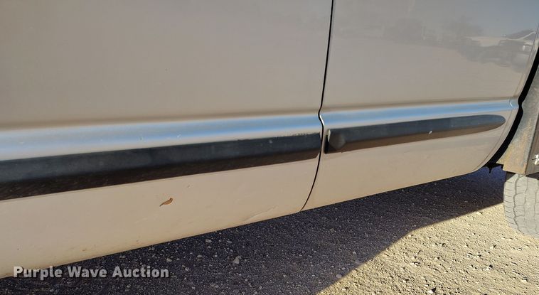 image for item DV6669 2007 Dodge  Ram 2500 Quad Cab flatbed truck