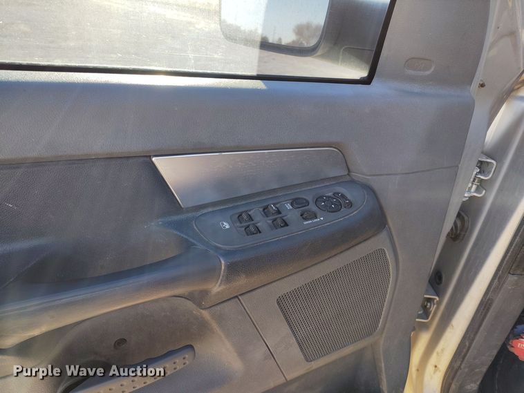 image for item DV6669 2007 Dodge  Ram 2500 Quad Cab flatbed truck