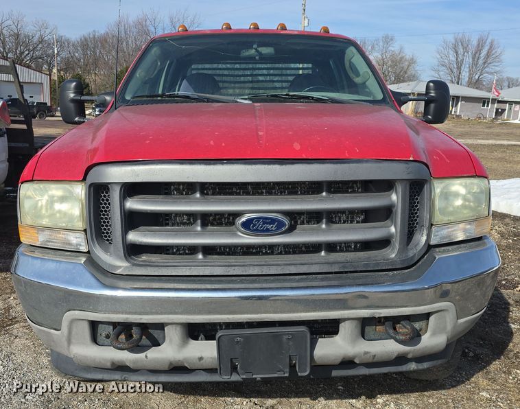 image for item DW2856 2003 Ford F450 Super Duty Crew Cab flatbed truck
