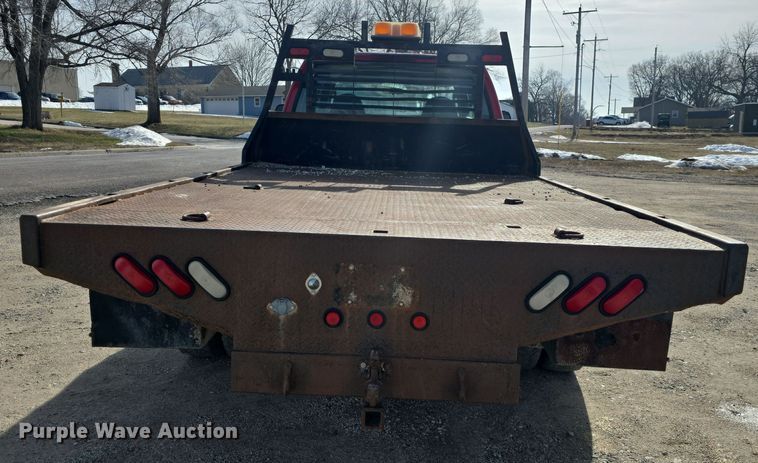image for item DW2856 2003 Ford F450 Super Duty Crew Cab flatbed truck