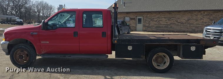 image for item DW2856 2003 Ford F450 Super Duty Crew Cab flatbed truck