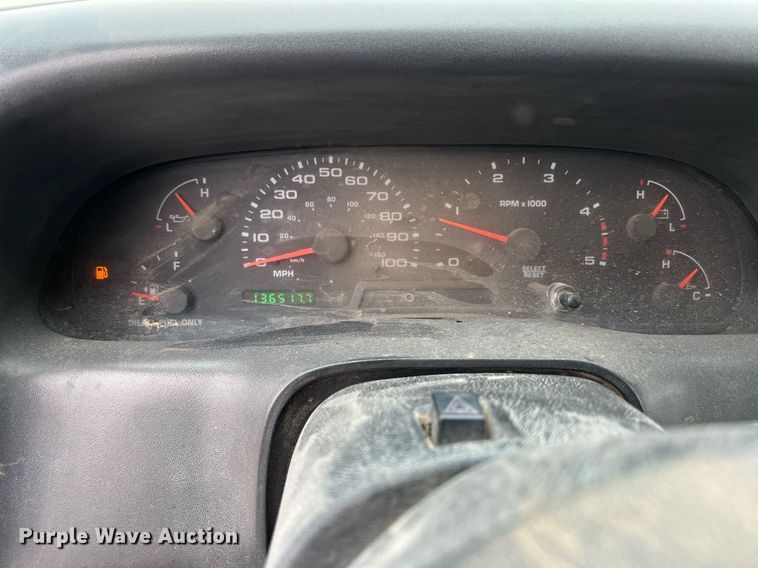 image for item DW2856 2003 Ford F450 Super Duty Crew Cab flatbed truck