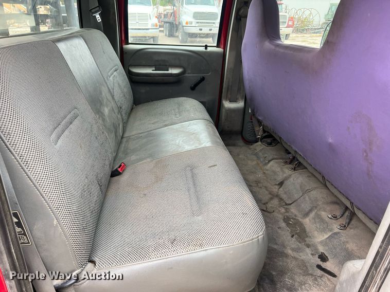 image for item DW2856 2003 Ford F450 Super Duty Crew Cab flatbed truck