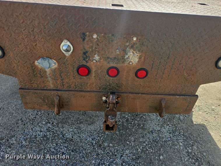 image for item DW2856 2003 Ford F450 Super Duty Crew Cab flatbed truck