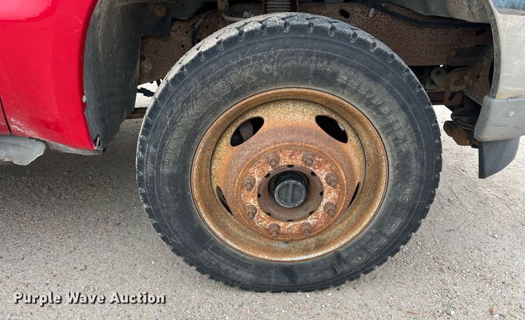 image for item DW2856 2003 Ford F450 Super Duty Crew Cab flatbed truck