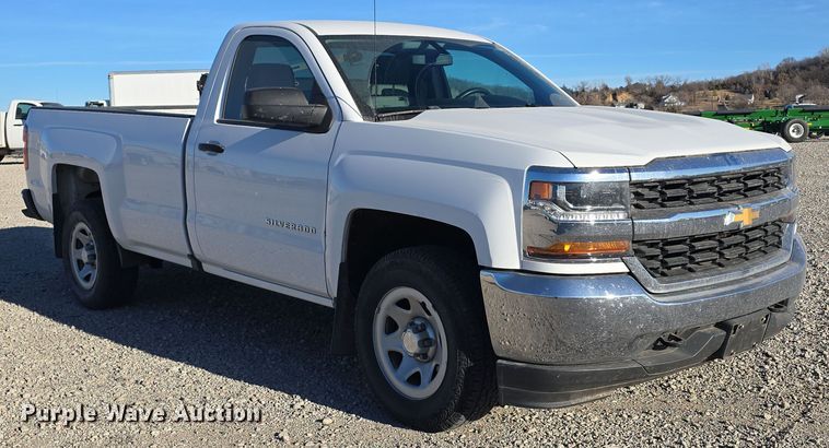 image for item DW3082 2016 Chevrolet Silverado 1500 pickup truck