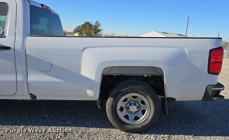 image for item DW3082 2016 Chevrolet Silverado 1500 pickup truck