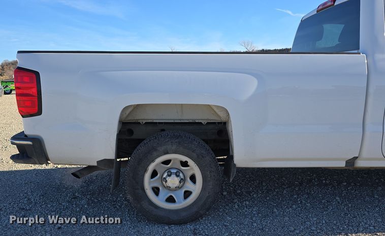 image for item DW3082 2016 Chevrolet Silverado 1500 pickup truck