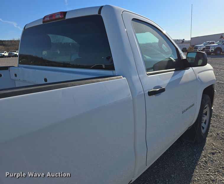 image for item DW3082 2016 Chevrolet Silverado 1500 pickup truck
