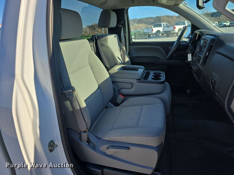 image for item DW3082 2016 Chevrolet Silverado 1500 pickup truck