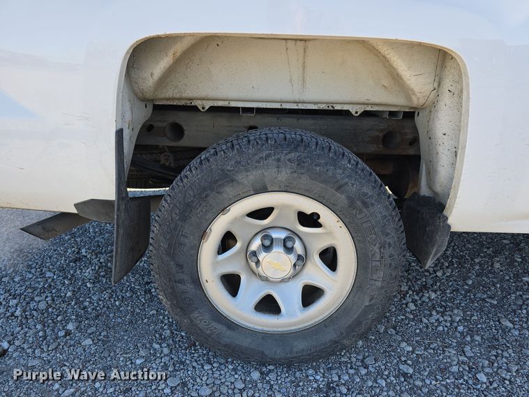 image for item DW3082 2016 Chevrolet Silverado 1500 pickup truck