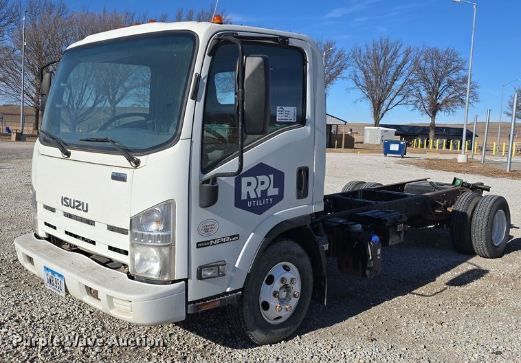 image for item DW3116 2014 Isuzu NPR HD truck cab and chassis