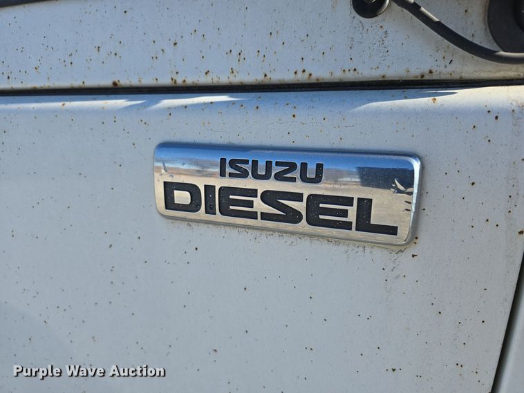 image for item DW3116 2014 Isuzu NPR HD truck cab and chassis