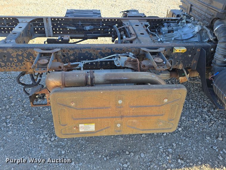 image for item DW3116 2014 Isuzu NPR HD truck cab and chassis