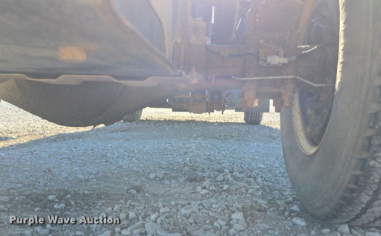 image for item DW3116 2014 Isuzu NPR HD truck cab and chassis