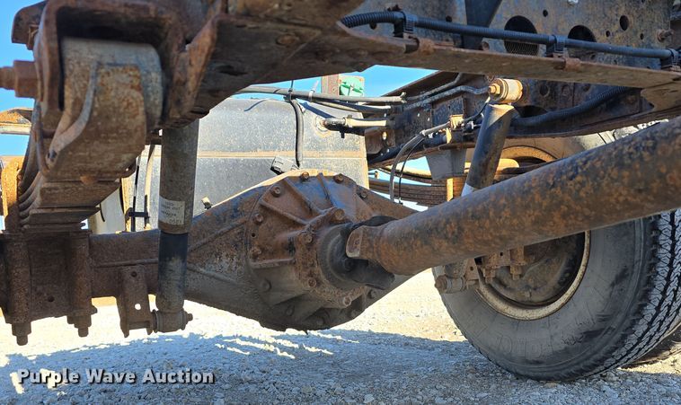 image for item DW3116 2014 Isuzu NPR HD truck cab and chassis