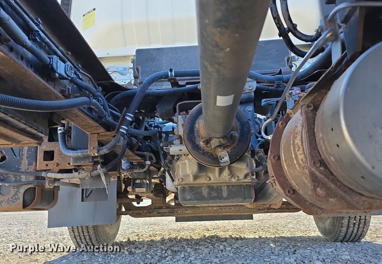 image for item DW3116 2014 Isuzu NPR HD truck cab and chassis