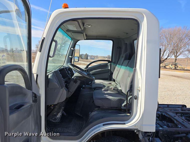 image for item DW3116 2014 Isuzu NPR HD truck cab and chassis