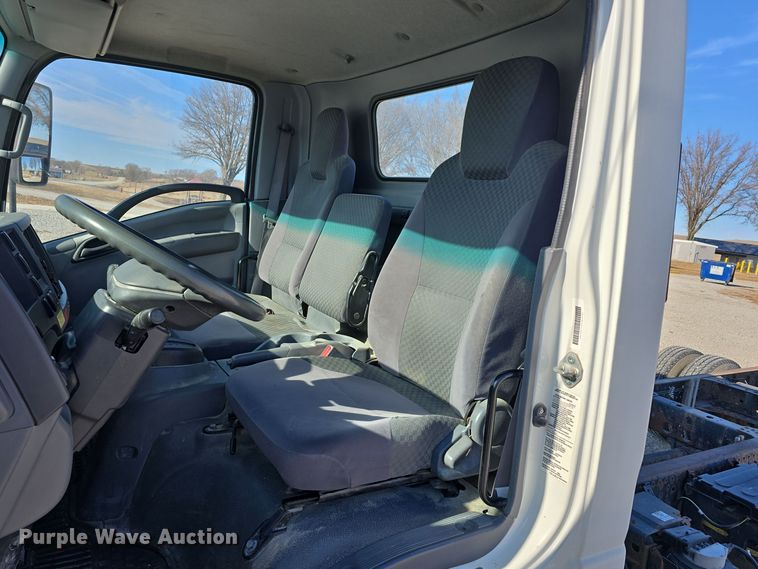 image for item DW3116 2014 Isuzu NPR HD truck cab and chassis