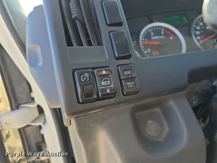 image for item DW3116 2014 Isuzu NPR HD truck cab and chassis