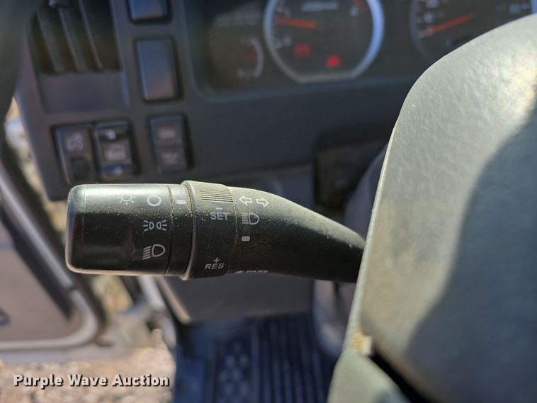 image for item DW3116 2014 Isuzu NPR HD truck cab and chassis