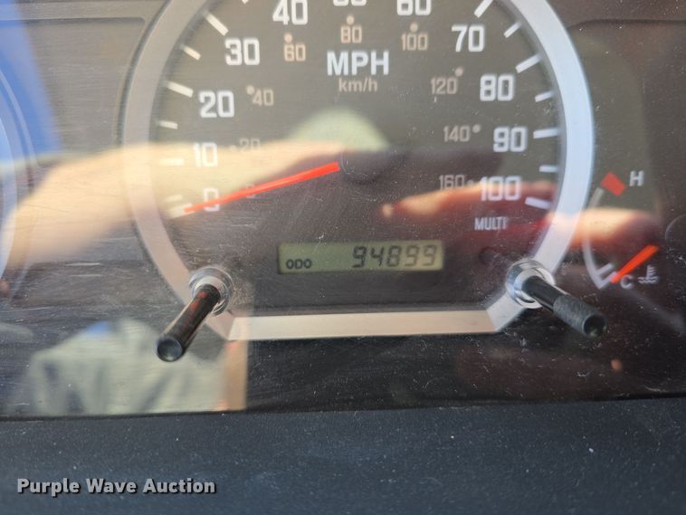 image for item DW3116 2014 Isuzu NPR HD truck cab and chassis