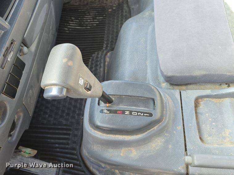 image for item DW3116 2014 Isuzu NPR HD truck cab and chassis