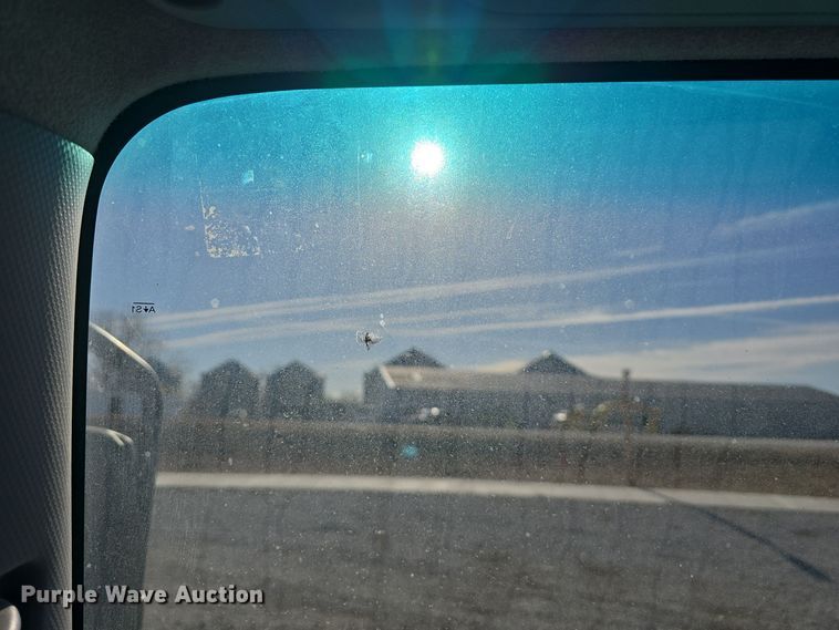 image for item DW3116 2014 Isuzu NPR HD truck cab and chassis