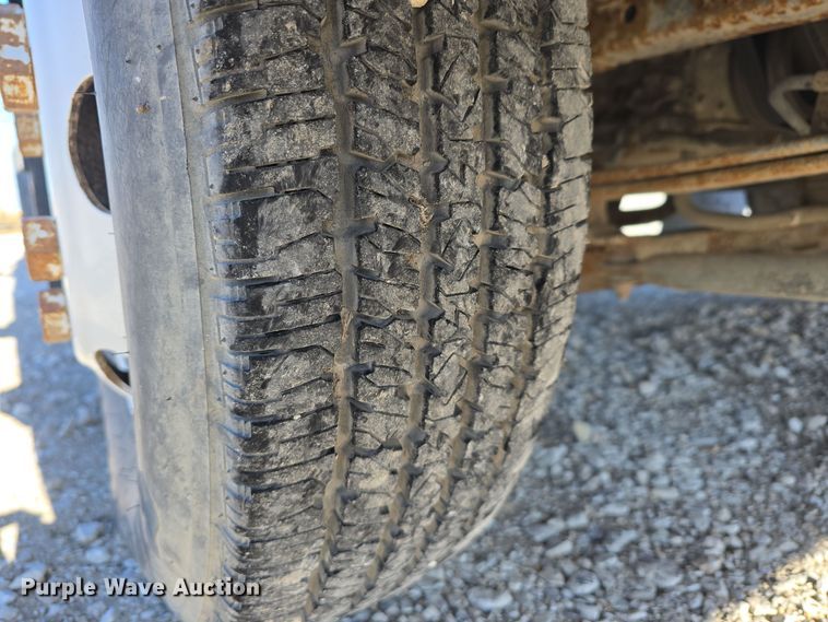 image for item DW3116 2014 Isuzu NPR HD truck cab and chassis