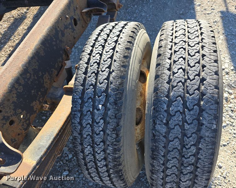 image for item DW3116 2014 Isuzu NPR HD truck cab and chassis