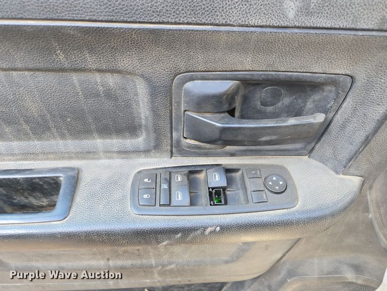 image for item EC3987 2014 Dodge Ram 3500 Crew Cab pickup truck