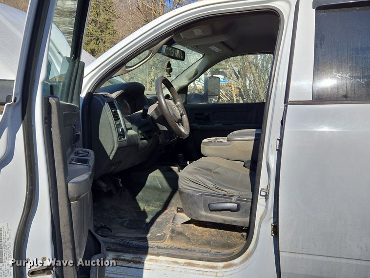 image for item EC3987 2014 Dodge Ram 3500 Crew Cab pickup truck