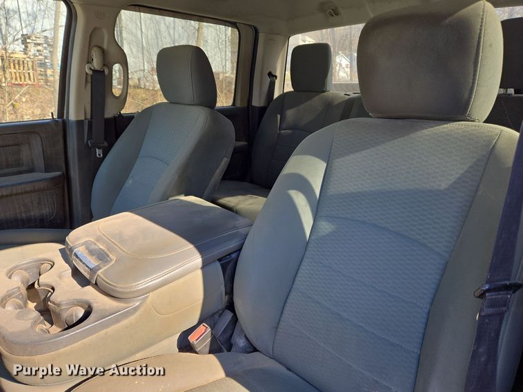 image for item EC3987 2014 Dodge Ram 3500 Crew Cab pickup truck