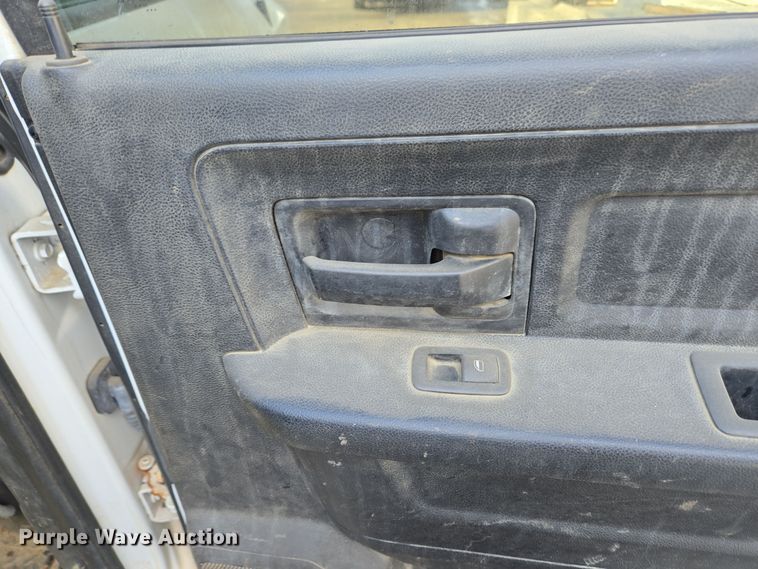 image for item EC3987 2014 Dodge Ram 3500 Crew Cab pickup truck