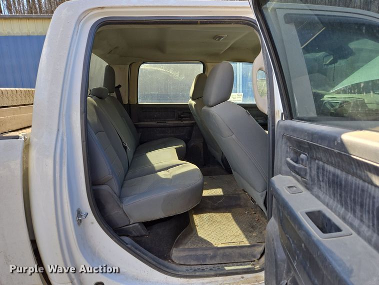 image for item EC3987 2014 Dodge Ram 3500 Crew Cab pickup truck
