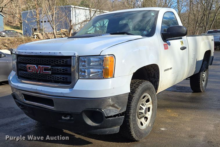 image for item EC3988 2013 Chevrolet Silverado 3500HD pickup truck