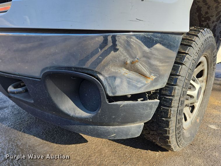 image for item EC3988 2013 Chevrolet Silverado 3500HD pickup truck