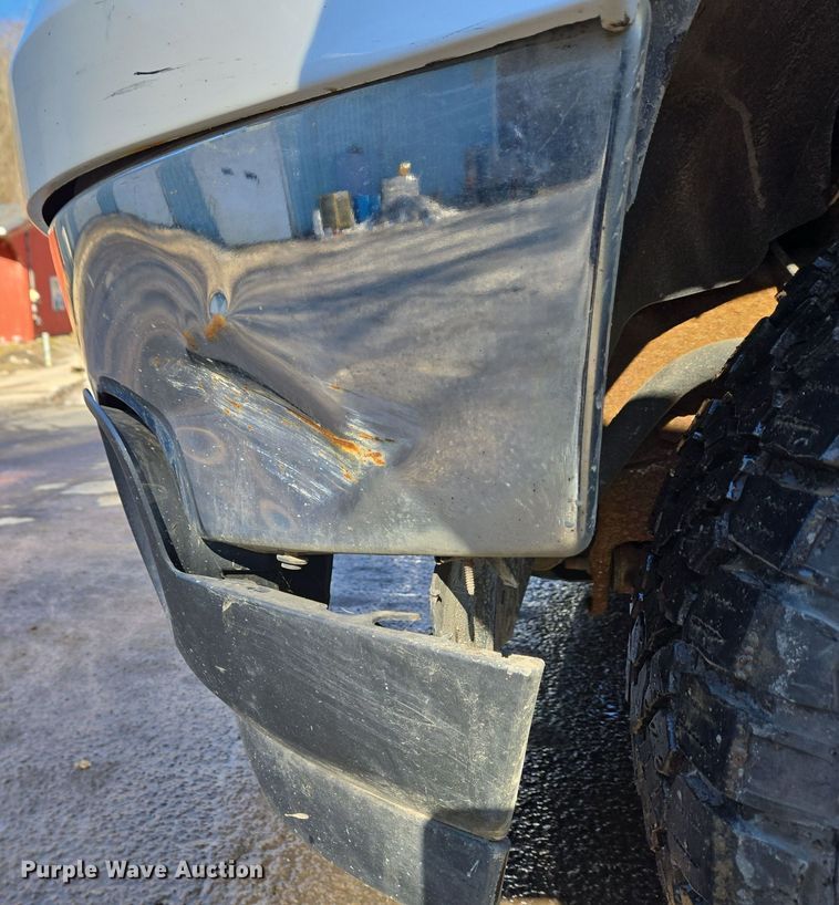 image for item EC3988 2013 Chevrolet Silverado 3500HD pickup truck