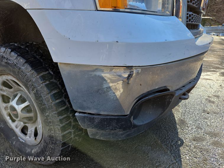 image for item EC3988 2013 Chevrolet Silverado 3500HD pickup truck