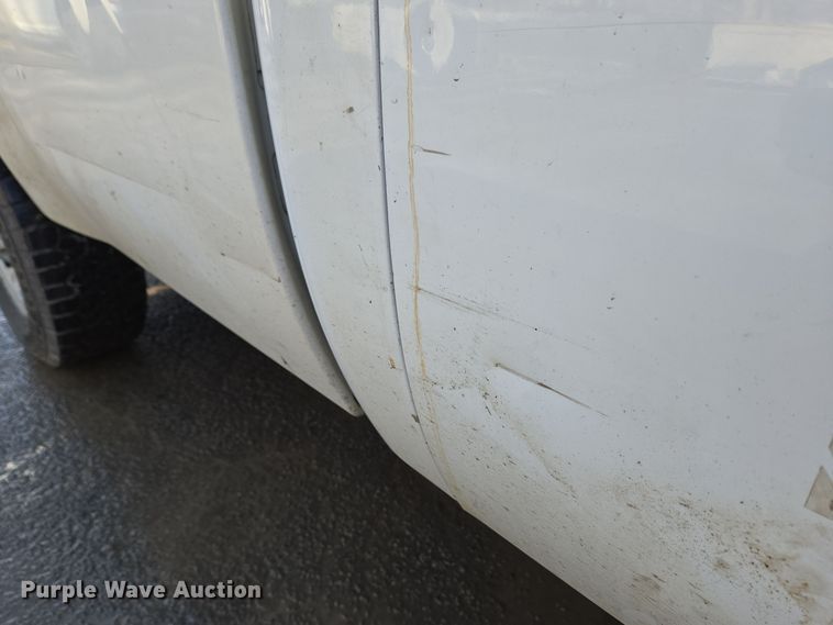 image for item EC3988 2013 Chevrolet Silverado 3500HD pickup truck