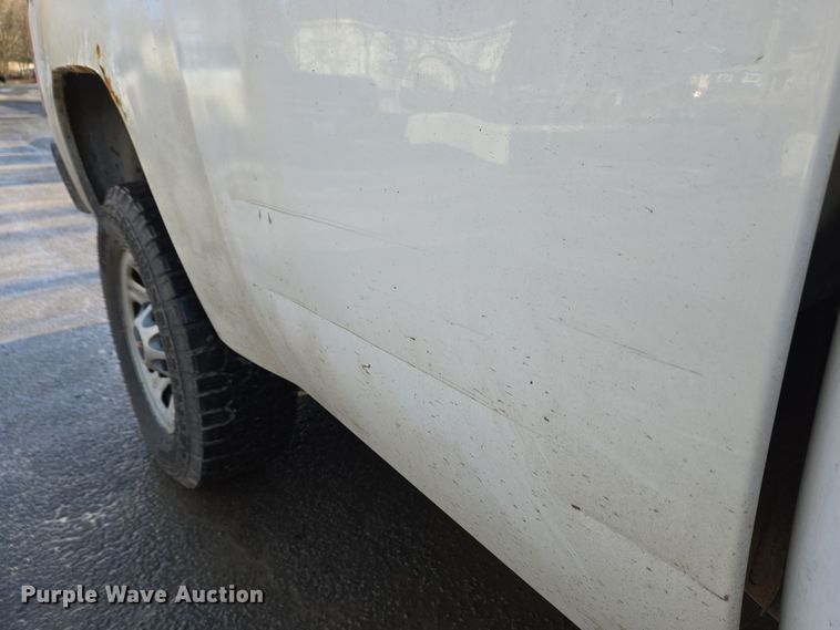 image for item EC3988 2013 Chevrolet Silverado 3500HD pickup truck