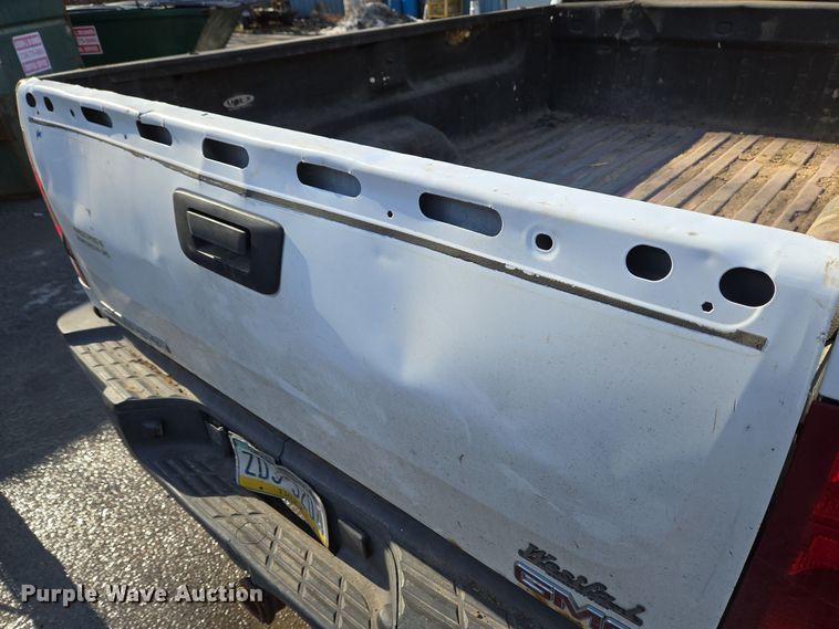 image for item EC3988 2013 Chevrolet Silverado 3500HD pickup truck