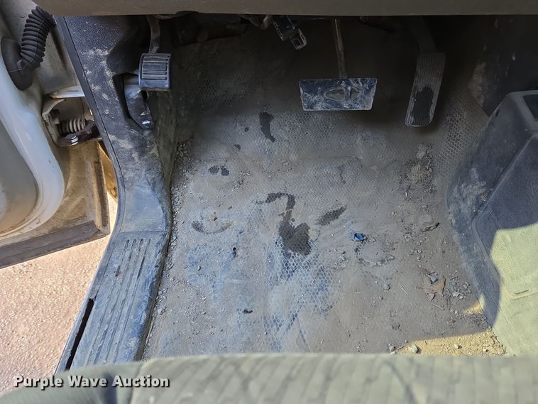 image for item EC3988 2013 Chevrolet Silverado 3500HD pickup truck