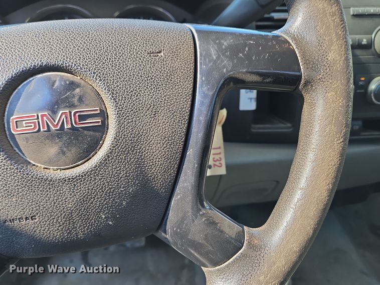 image for item EC3988 2013 Chevrolet Silverado 3500HD pickup truck