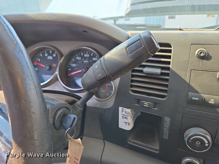 image for item EC3988 2013 Chevrolet Silverado 3500HD pickup truck