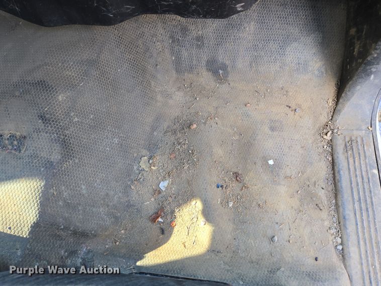 image for item EC3988 2013 Chevrolet Silverado 3500HD pickup truck