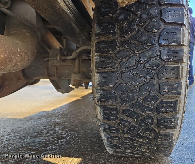 image for item EC3988 2013 Chevrolet Silverado 3500HD pickup truck