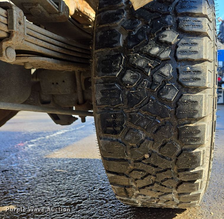 image for item EC3988 2013 Chevrolet Silverado 3500HD pickup truck