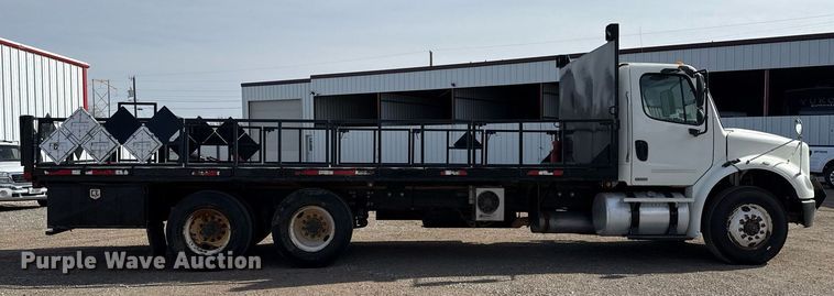 image for item ED5508 2005 Freightliner Business Class M2 flatbed truck