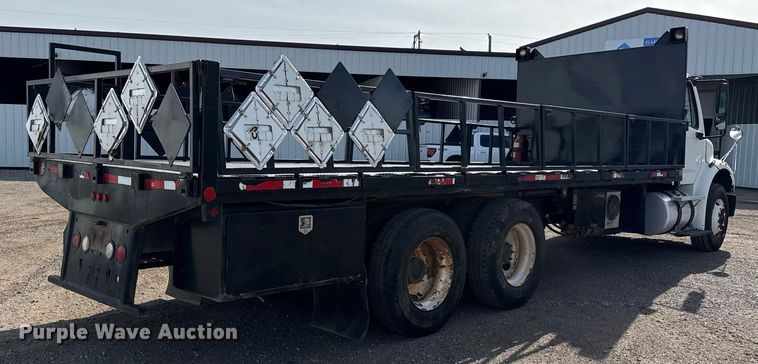 image for item ED5508 2005 Freightliner Business Class M2 flatbed truck